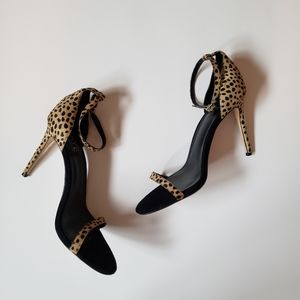 RAYE NWOT BLAKE CALF HAIR ANIMAL PRINT HEEL